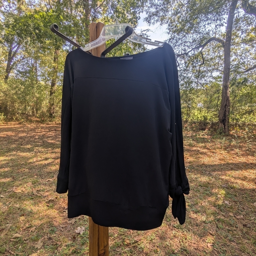 Like New Black The Limited Open Bottom Arm Button Blouse Top
